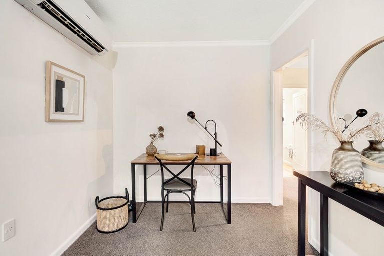 Photo of property in 43 Charlcott Street, Burnside, Christchurch, 8053