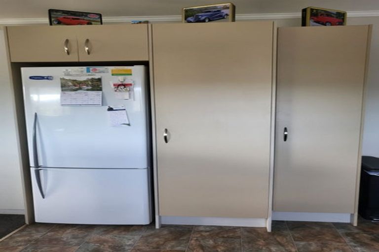 Photo of property in 1 Watts Street, Waipawa, 4210