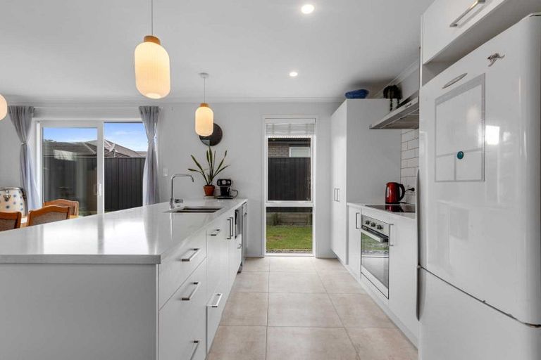 Photo of property in 10 Pioneer Crescent, Omokoroa, 3114