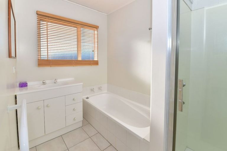 Photo of property in 36a Charlotte Street, Stanmore Bay, Whangaparaoa, 0932