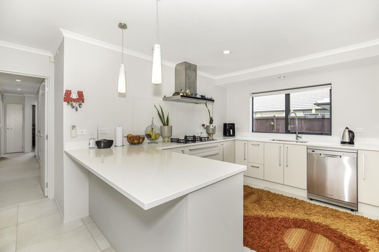 Photo of property in 10 Creda Road, Wattle Downs, Auckland, 2103