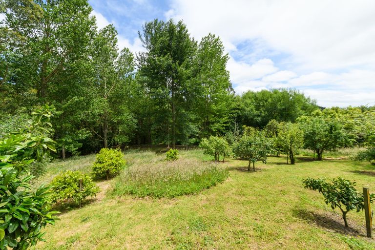 Photo of property in 319 Pahiatua Aokautere Road, Aokautere, Palmerston North, 4471