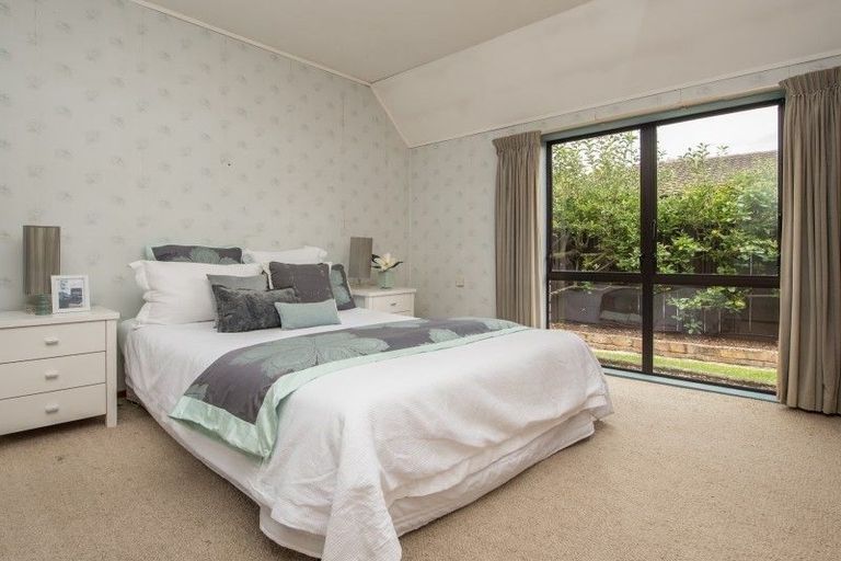 Photo of property in 74 Chedworth Avenue, Chedworth, Hamilton, 3210