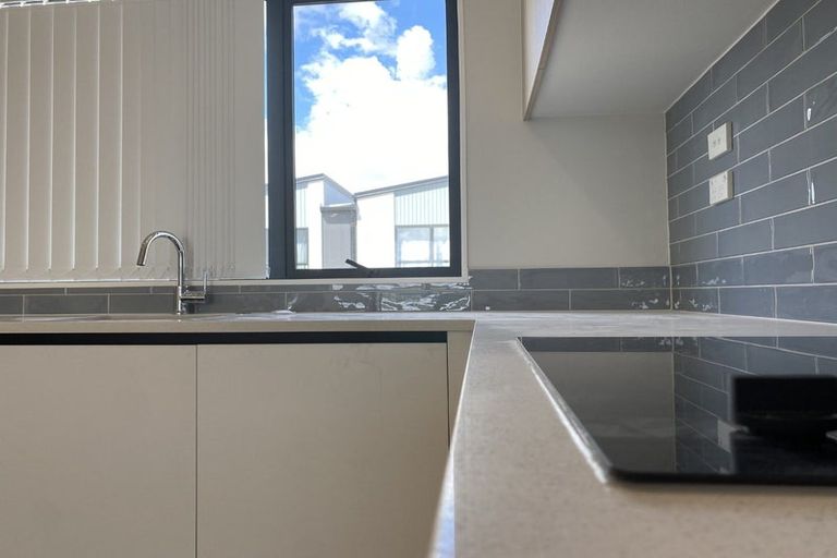 Photo of property in 35 Hinonga Loop, Silverdale, 0932