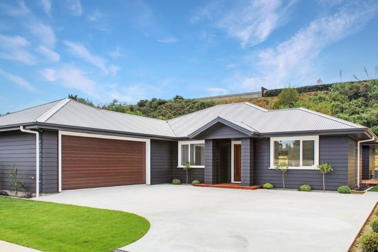 Photo of property in 29 Freedom Drive, Kelvin Grove, Palmerston North, 4414