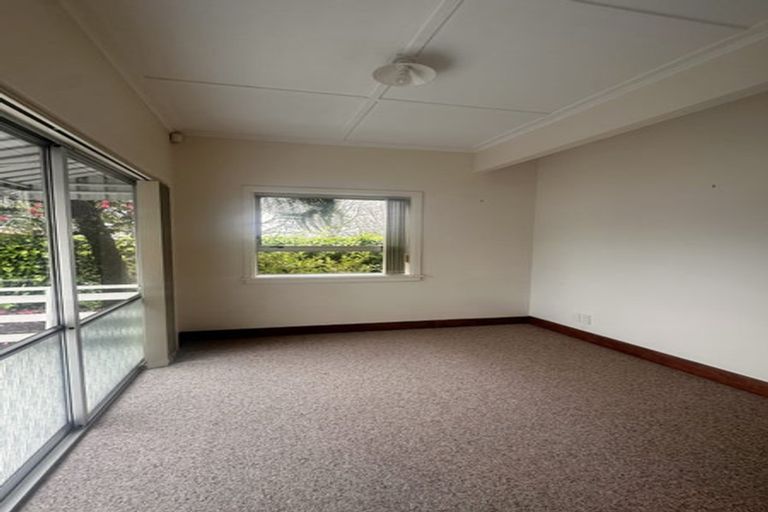 Photo of property in 17 Selwyn Road, Manurewa, Auckland, 2102