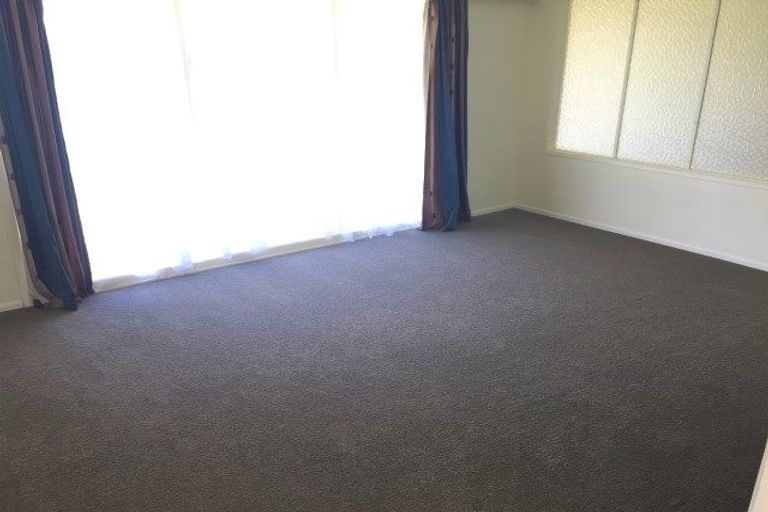 Photo of property in 262 Hepburn Road, Glendene, Auckland, 0602