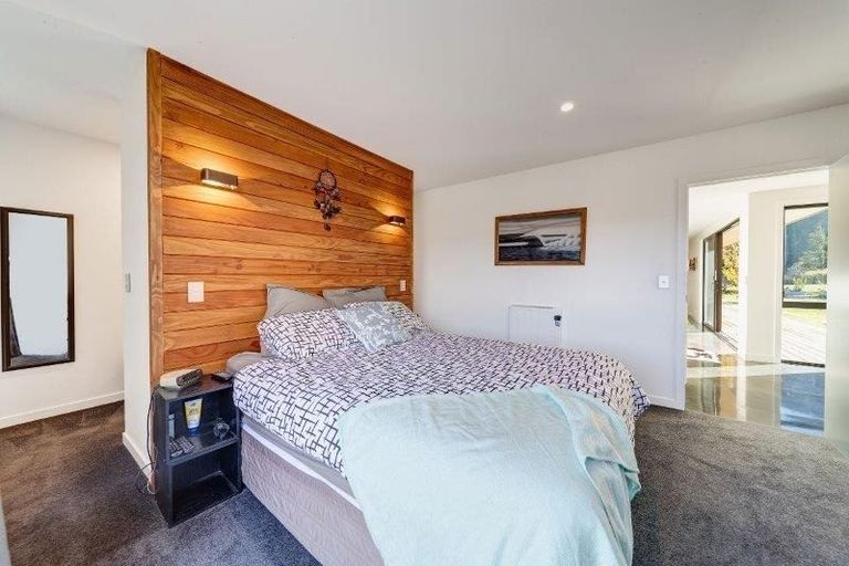 Photo of property in 1 Edna Lane, Lake Hawea, Wanaka, 9382