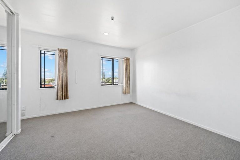 Photo of property in 2/77 Saint George Street, Papatoetoe, Auckland, 2025