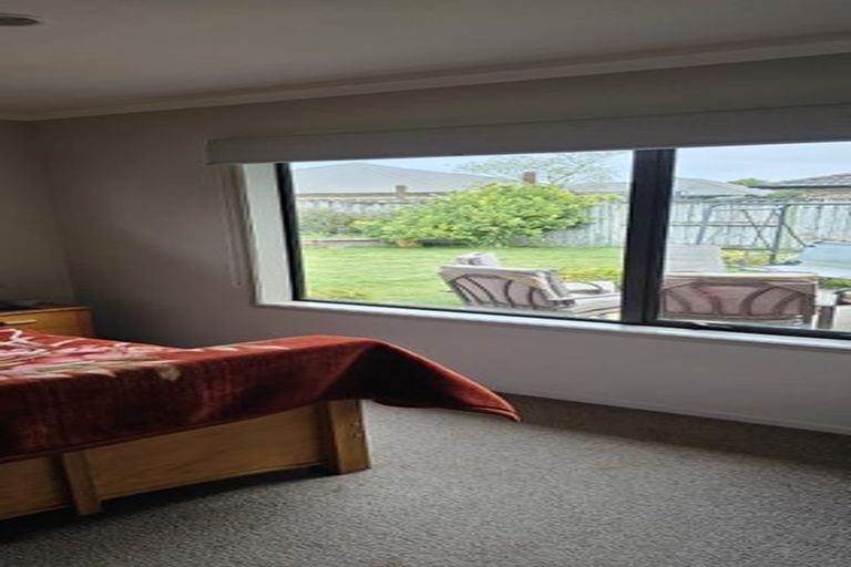 Photo of property in 5 Whitney Place, Rototuna North, Hamilton, 3210