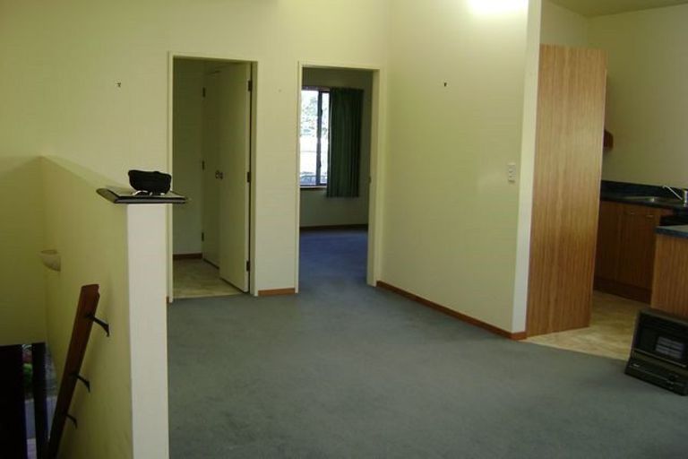 Photo of property in 22 Marina View, Paremata, Porirua, 5026