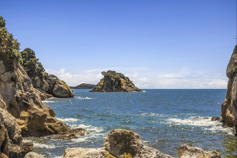 Photo of property in 24 Talisman Heights, Kaiteriteri, Motueka, 7197