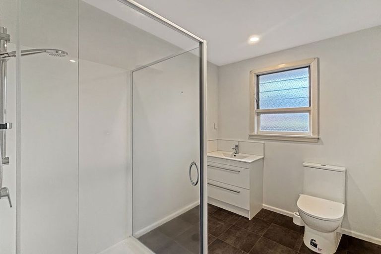 Photo of property in 416 Memorial Avenue, Burnside, Christchurch, 8053