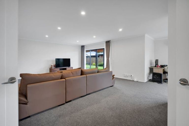 Photo of property in 37 Dillon Drive, Bell Block, New Plymouth, 4312