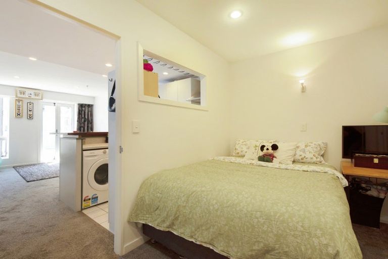 Photo of property in Terrace Heights Apartments, 5b/163 The Terrace, Wellington Central, Wellington, 6011