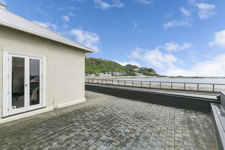 Photo of property in 72 Owhiro Bay Parade, Owhiro Bay, Wellington, 6023