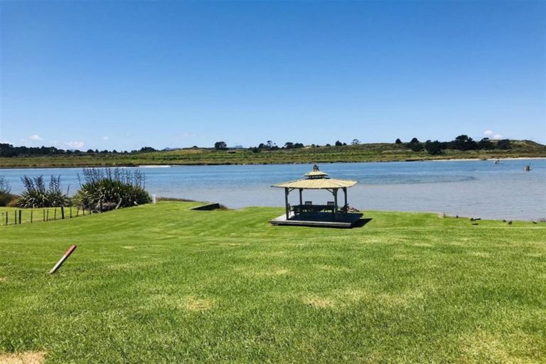 Photo of property in 249 Cove Road, Waipu, 0582