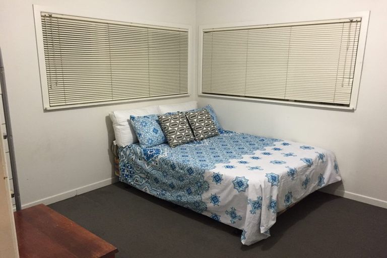 Photo of property in 5 Don Croot Street, Morningside, Auckland, 1021