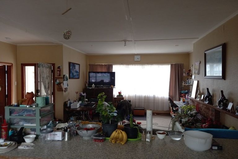 Photo of property in 9 Bridge Street, Tuatapere, 9620