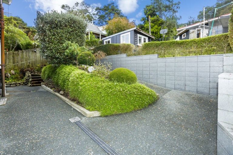 Photo of property in 73 Wyndham Road, Pinehaven, Upper Hutt, 5019