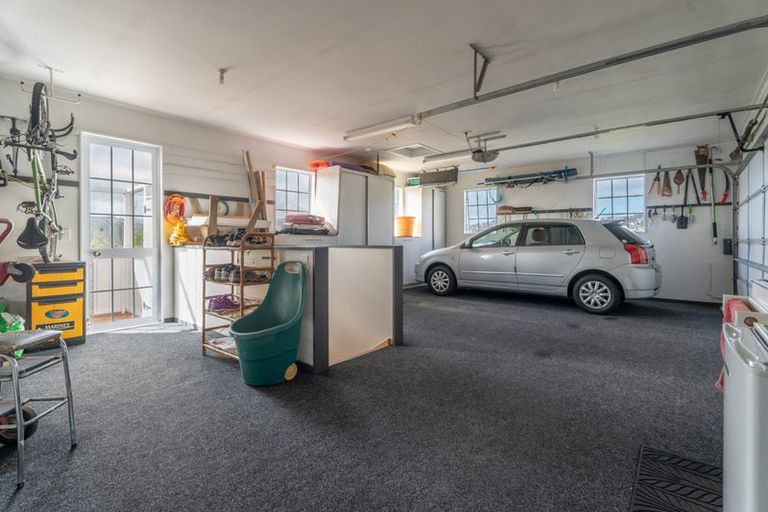 Photo of property in 159 Westchester Drive, Churton Park, Wellington, 6037