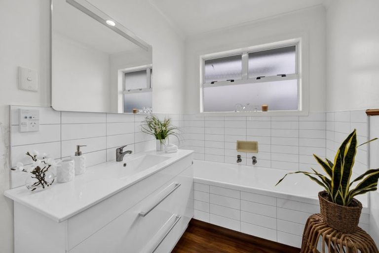 Photo of property in 3a Waimea Street, Westown, New Plymouth, 4310