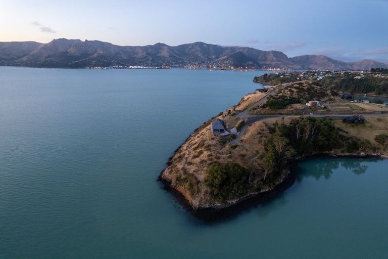 Photo of property in 4 Ohinehau Lane, Charteris Bay, Governors Bay, 8971