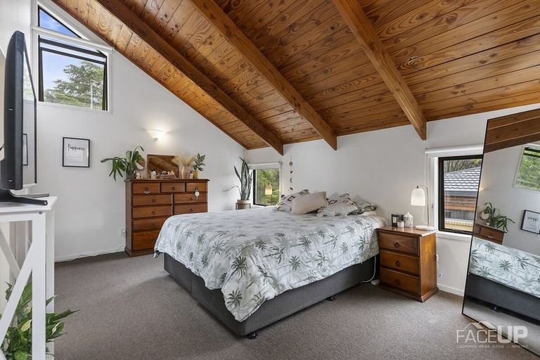 Photo of property in 50 Lagoon Way, West Harbour, Auckland, 0618