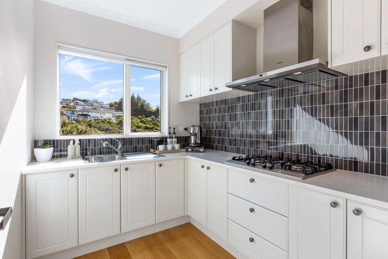 Photo of property in 9 Taraire Place, Orewa, 0931