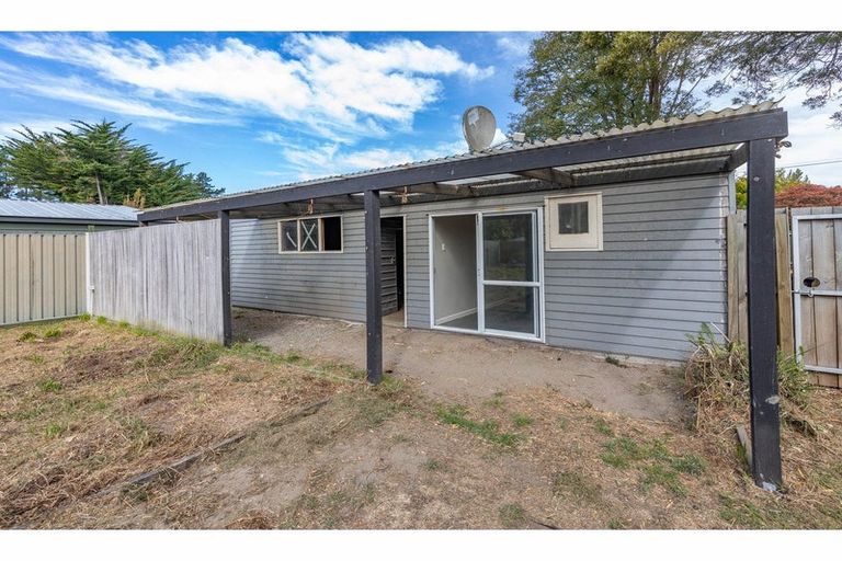 Photo of property in 29 Stalkers Road, Woodend Beach, Woodend, 7691