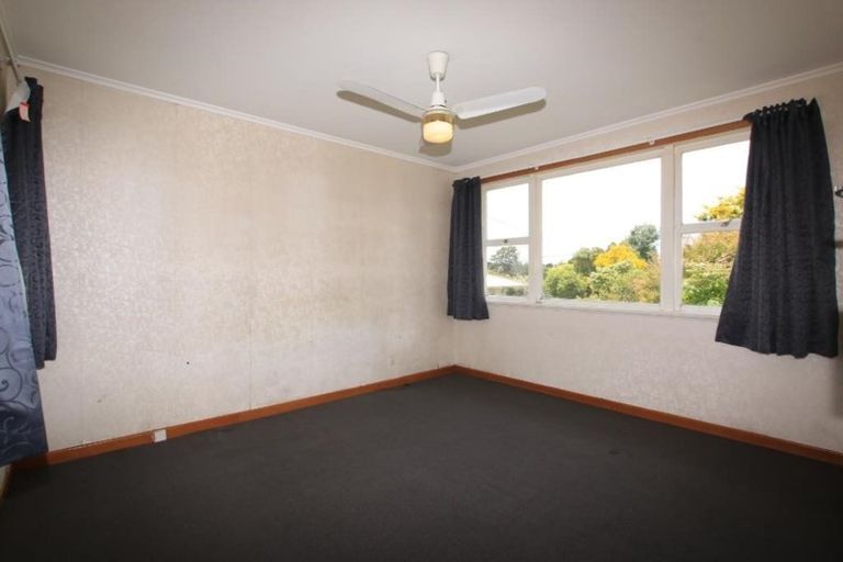 Photo of property in 12 Mawney Road, Henderson, Auckland, 0610