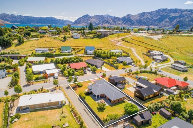 Photo of property in 20 Hewson Crescent, Lake Hawea, Wanaka, 9382