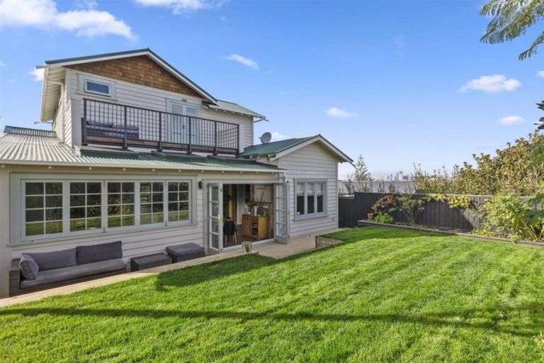 Photo of property in 200 Queen Street, Northcote Point, Auckland, 0627