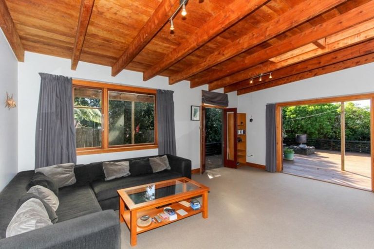 Photo of property in 65 Carthew Street, Okato, 4335