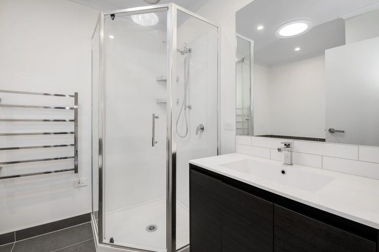 Photo of property in 4/1 Scott Road, Hobsonville, Auckland, 0616