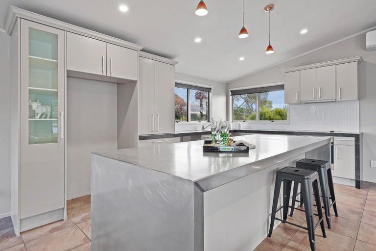 Photo of property in 9 Tirimoana Place, Te Awanga, 4102