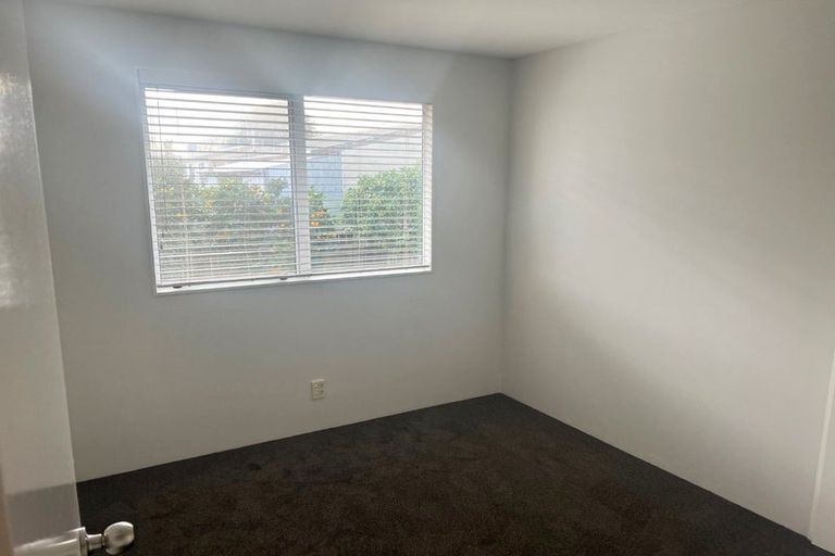 Photo of property in 12 Volta Place, Clendon Park, Auckland, 2103