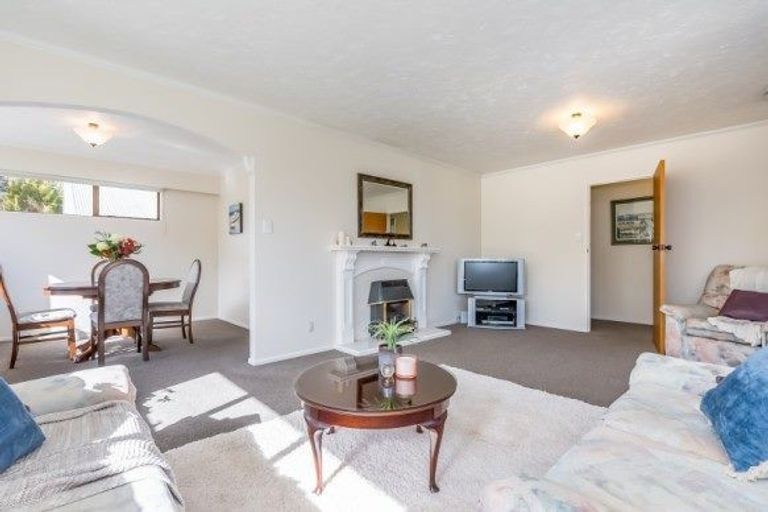 Photo of property in 18 Norton Park Avenue, Fairfield, Lower Hutt, 5011