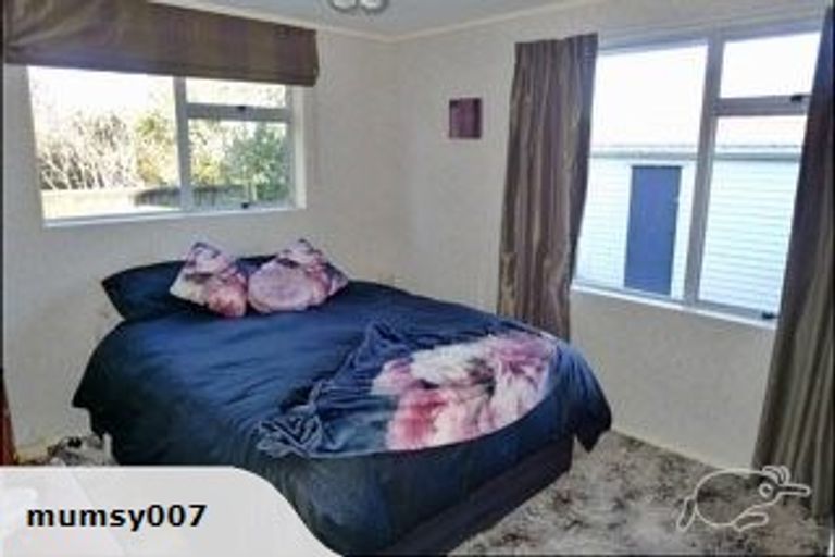 Photo of property in 1 Edward Street, Bulls, 4818