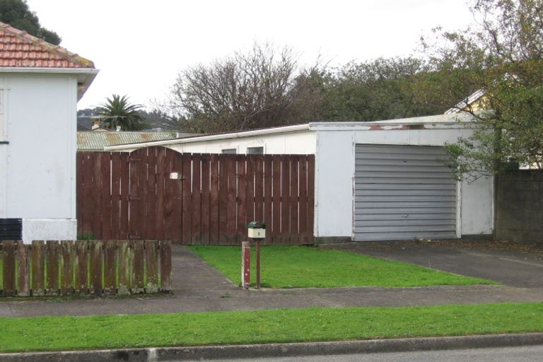 Photo of property in 1 Hughes Crescent, Taita, Lower Hutt, 5011