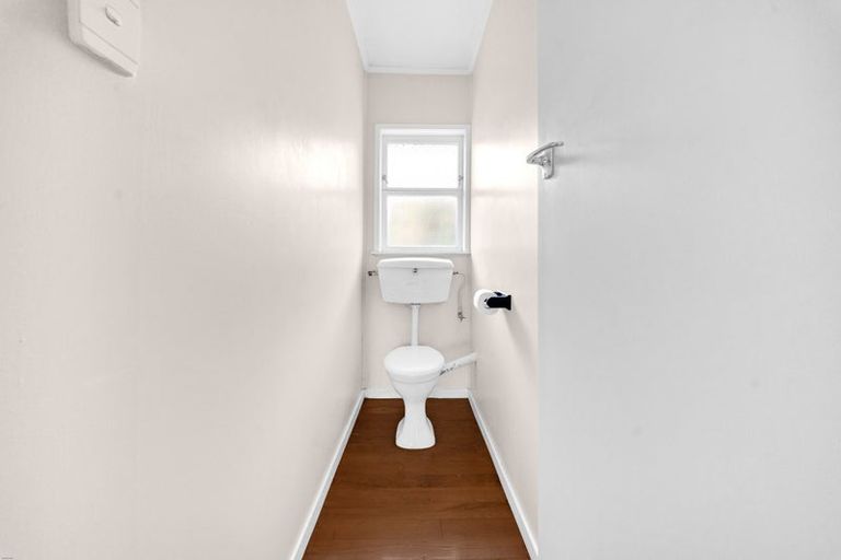 Photo of property in 2/62 Great South Road, Papakura, 2110