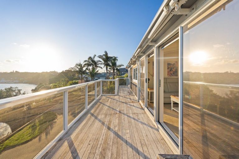 Photo of property in 819 Whangaparaoa Road, Manly, Whangaparaoa, 0930