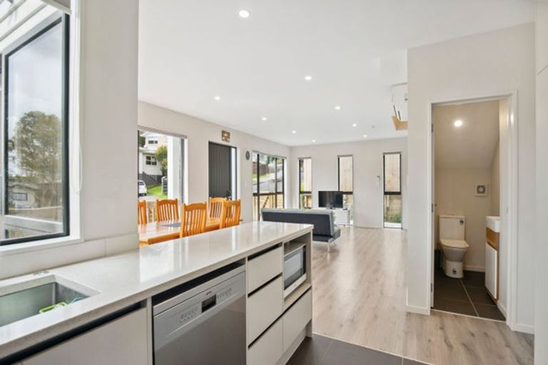 Photo of property in 6a Blenheim Street, Glenfield, Auckland, 0629