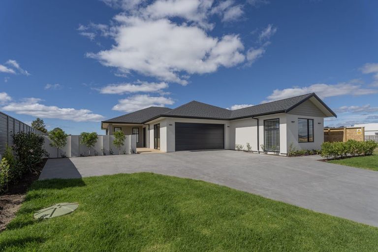 Photo of property in 168 Kupe Drive, Whitianga, 3510