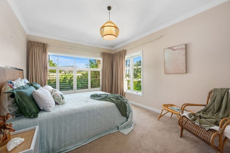Photo of property in 107 Vauxhall Road, Narrow Neck, Auckland, 0624
