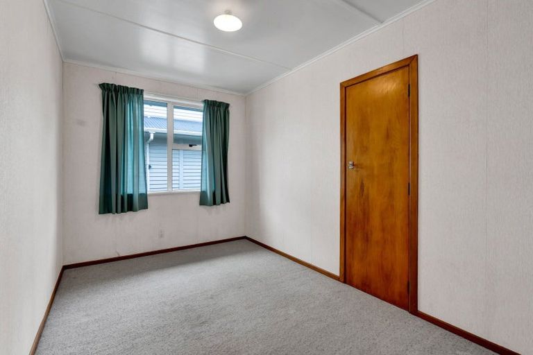 Photo of property in 38 Cowling Road, Hurdon, New Plymouth, 4310