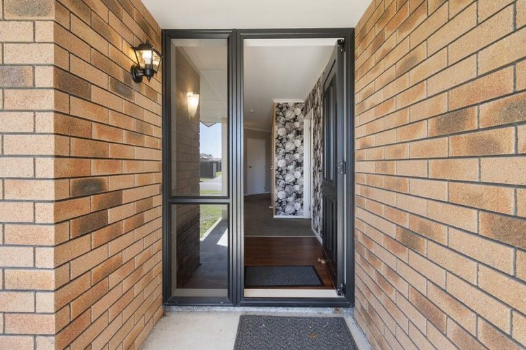 Photo of property in 36 Geneva Terrace, Kelvin Grove, Palmerston North, 4414