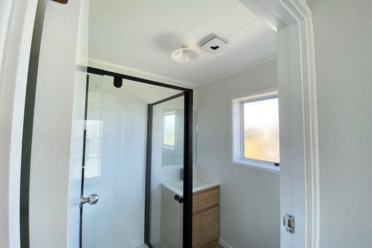 Photo of property in 1/36 Blacklock Avenue, Henderson, Auckland, 0612