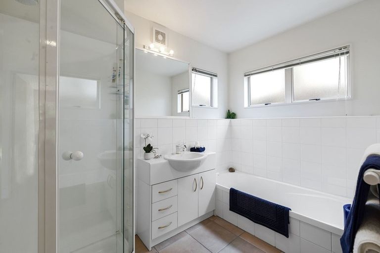 Photo of property in 1/93 Forrest Hill Road, Milford, Auckland, 0620