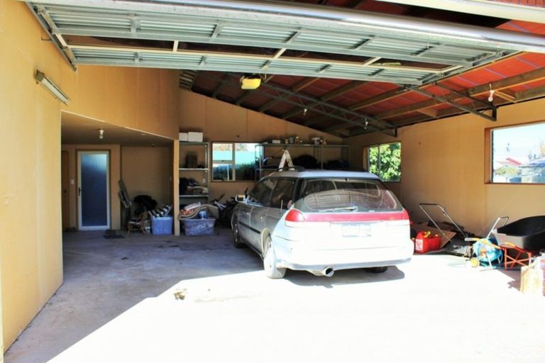 Photo of property in 6 Pop Andrew Drive, Te Anau, 9600